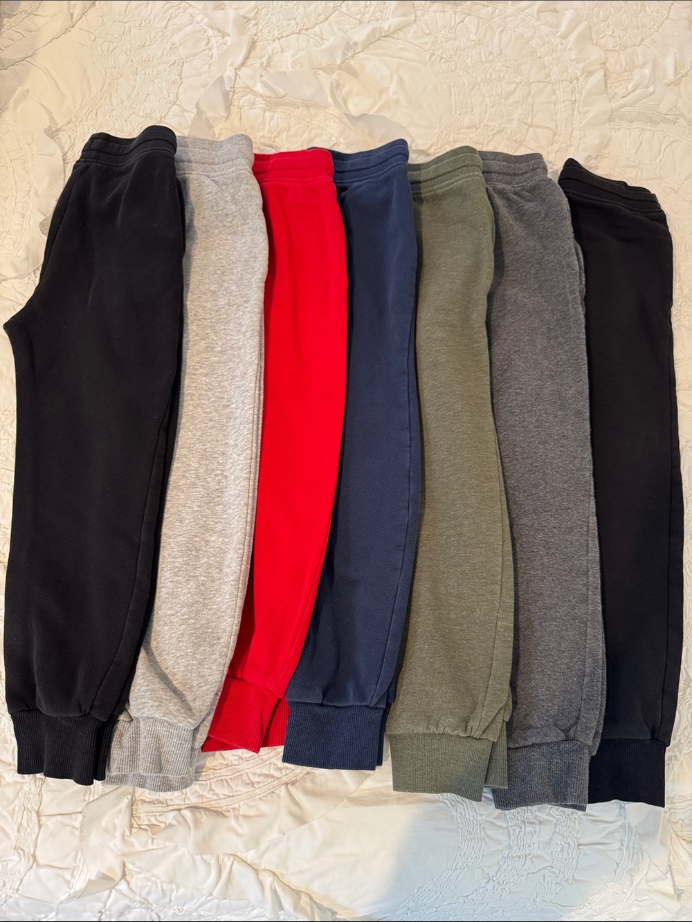 H&M ⭐️ VGUC 7 pairs Boys Sweatpants size 6-7 - Picture 2 of 5